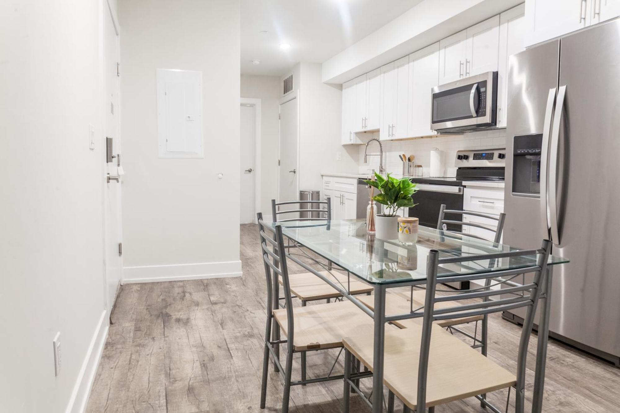 2-Bed2-Bath-Wdcentralkitchenwifidesk Philadelphia