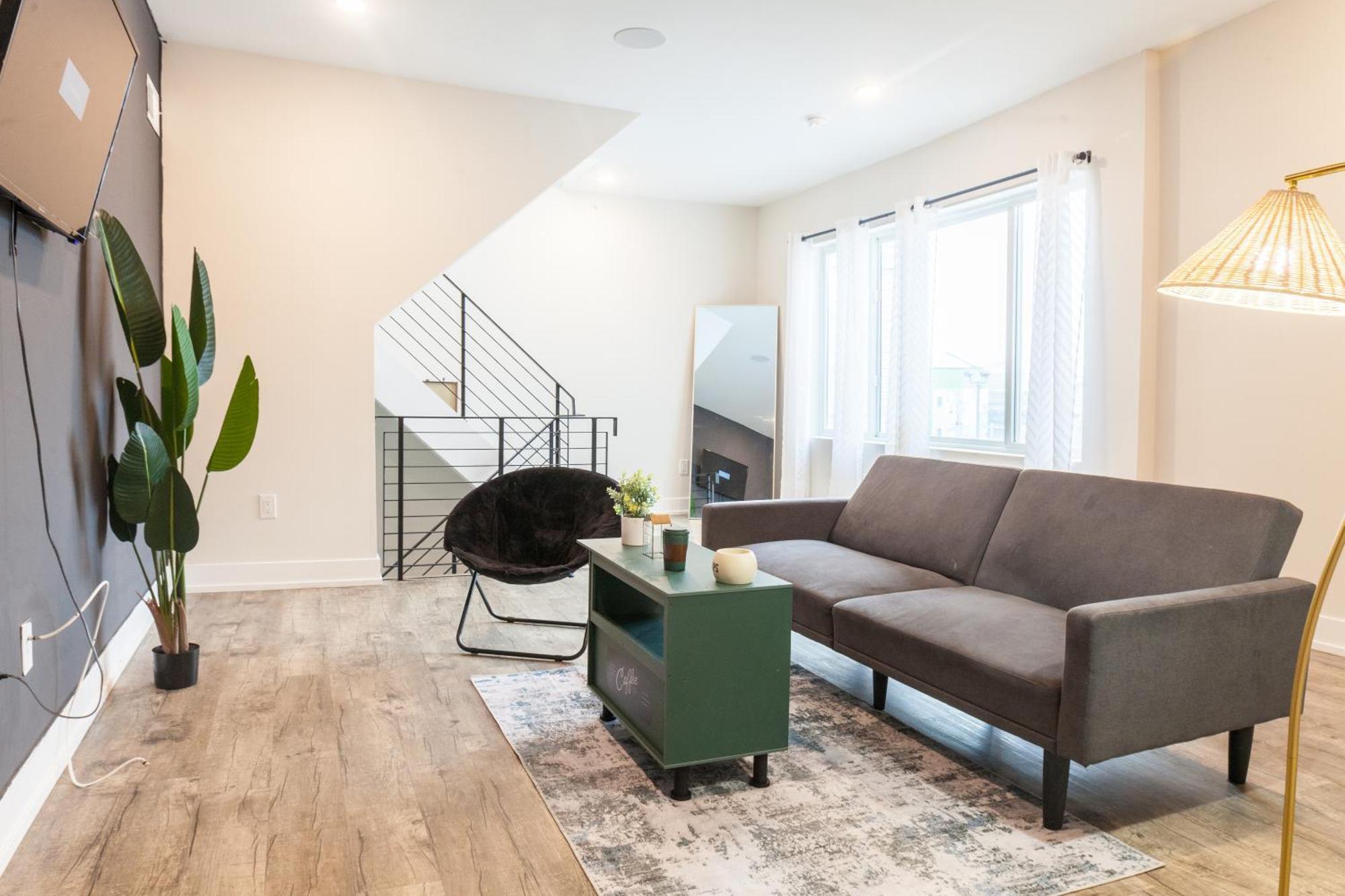 2-Bed2-Bath-Wdcentralkitchenwifidesk Philadelphia